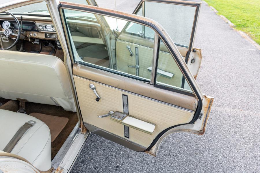 Детали интерьера Chevrolet Chevy II Nova Sedan (11569) 1966 года  (фото 70 из 102)